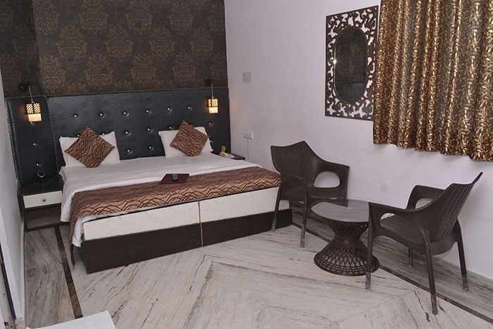Akash Continental Hotel Rishikesh Exterior photo