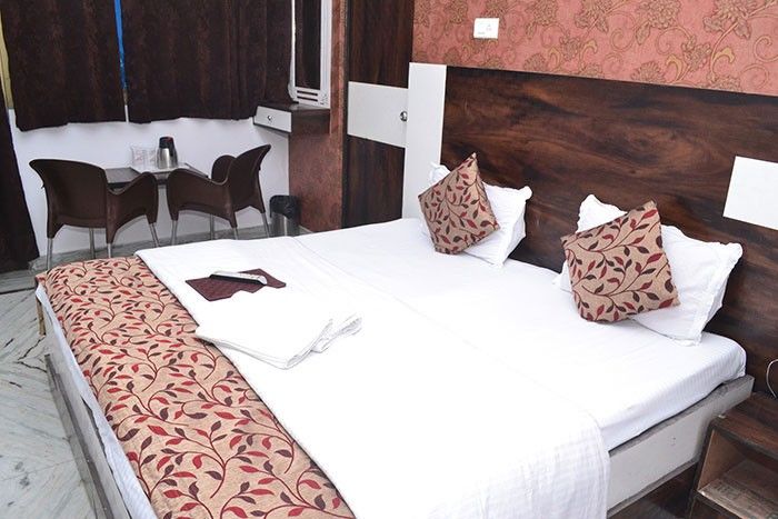 Akash Continental Hotel Rishikesh Exterior photo